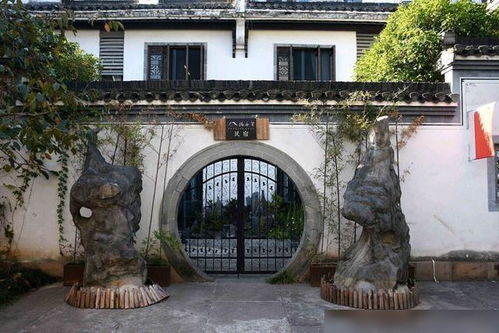 湖邊古村落,現代與古樸巧妙融合,說是古村其實更多的是仿古建筑